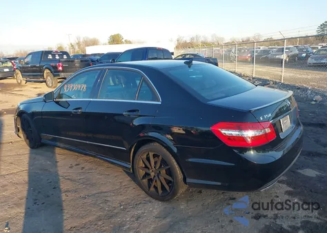 2013 Mercedes-Benz E 350 4Matic из США, поврежденный, VIN WDDHF8JB1DA715083